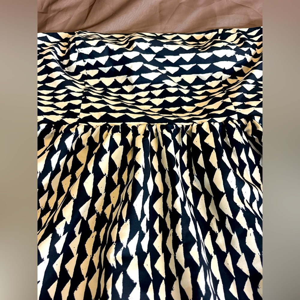 Black & White Strapless Geometric Dress - Picture 2 of 5
